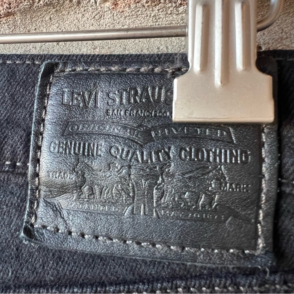 LEVI’S Wedgie Skinny Jeans Black Distressed High Rise Raw Hem 25 - Picture 6 of 16